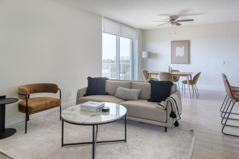 Coral Gables 2br w gym pool wd nr shopping MIA-71 — забронировать отель в Майами