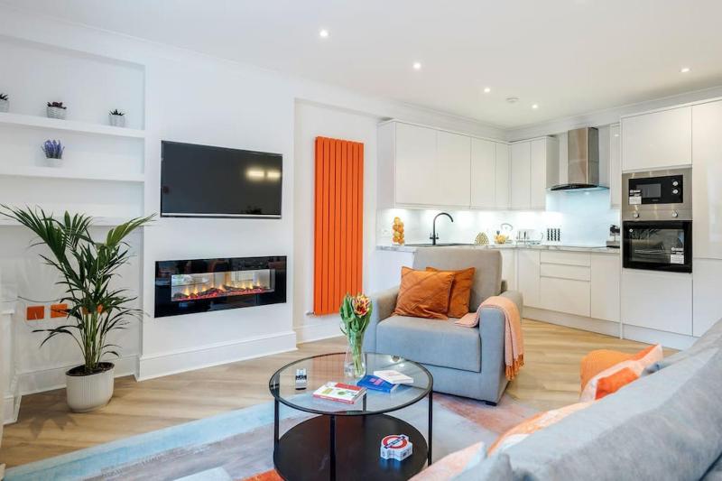 House 10 mins to Tower Bridge Hot Tub & Parking — отель в Лондоне, Соединенное Королевство