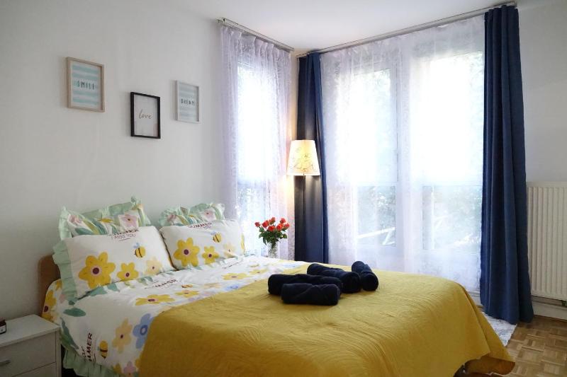Charming apartment very close to the City CENTER — забронировать отель в Париже