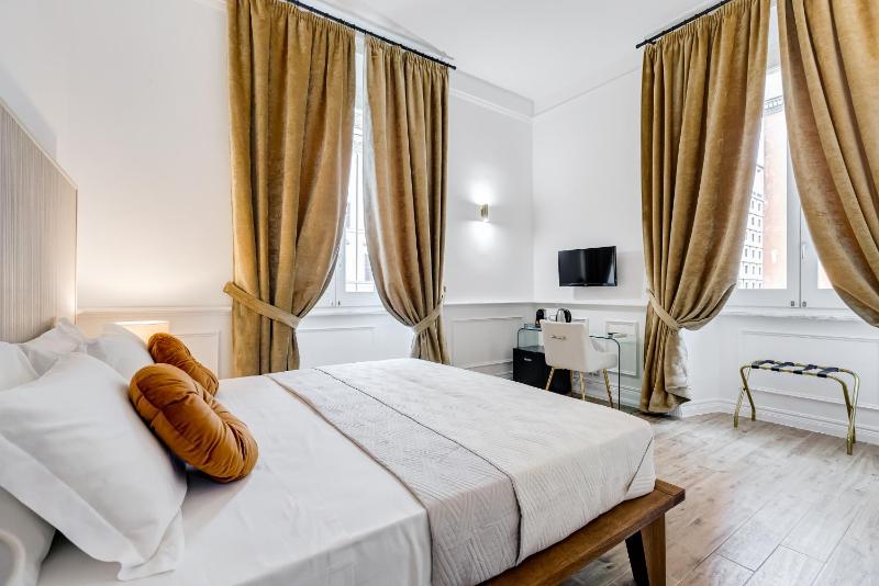 Monti Suites Cavour — забронировать отель в Риме