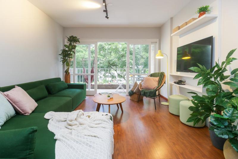 Apartamento com varanda a 200 metros da praia de Ipanema — отель с удобным расположением в Рио