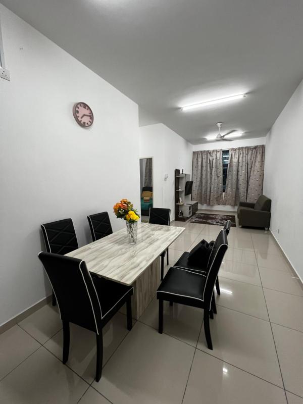NUNA SUITES AT LEGASI KAMPONG BHARU KLCC — отель с удобным расположением в Куала-Лумпуре