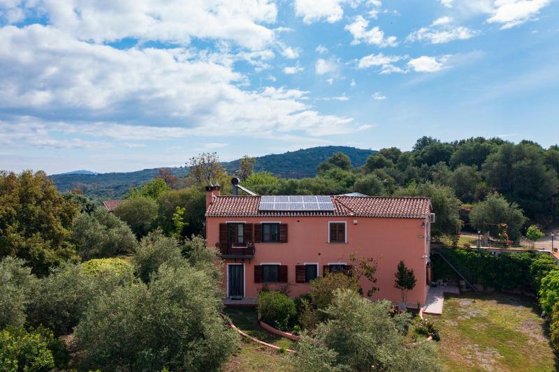 Luciano2 a Tortolì - Moderno appartamento vista giardino