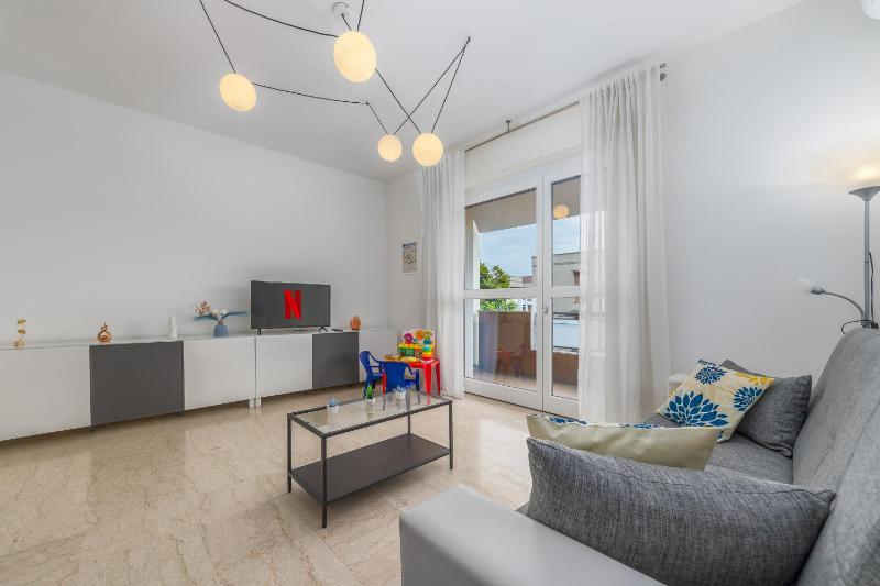 Niguarda-Zara XXL Home,two balconies,Wifi,Family — отель с удобным расположением в Милане