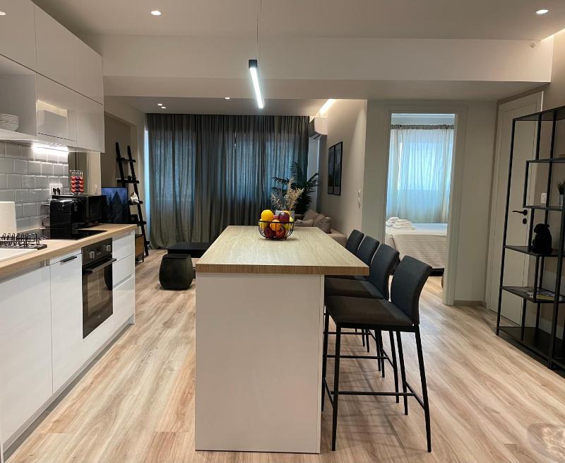 Modern & Spacious 3BR apartment — отель с удобствами в Афины