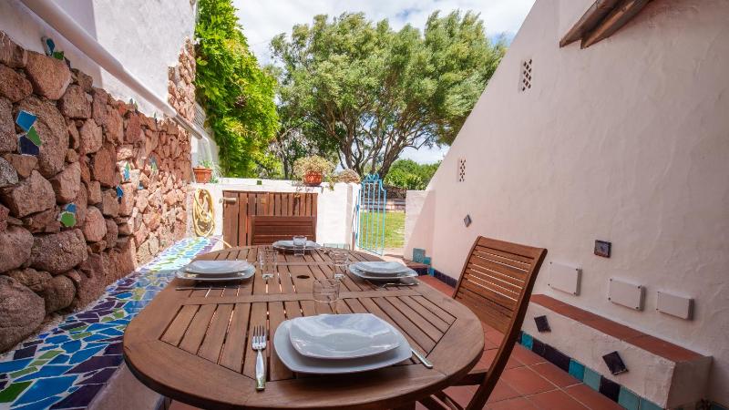 Casa Shardana a Olbia - Apt con piscina a sfioro