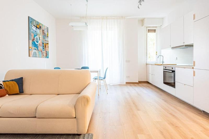 Modern new apartment near Corso Sempione — комфортный отель в Милане