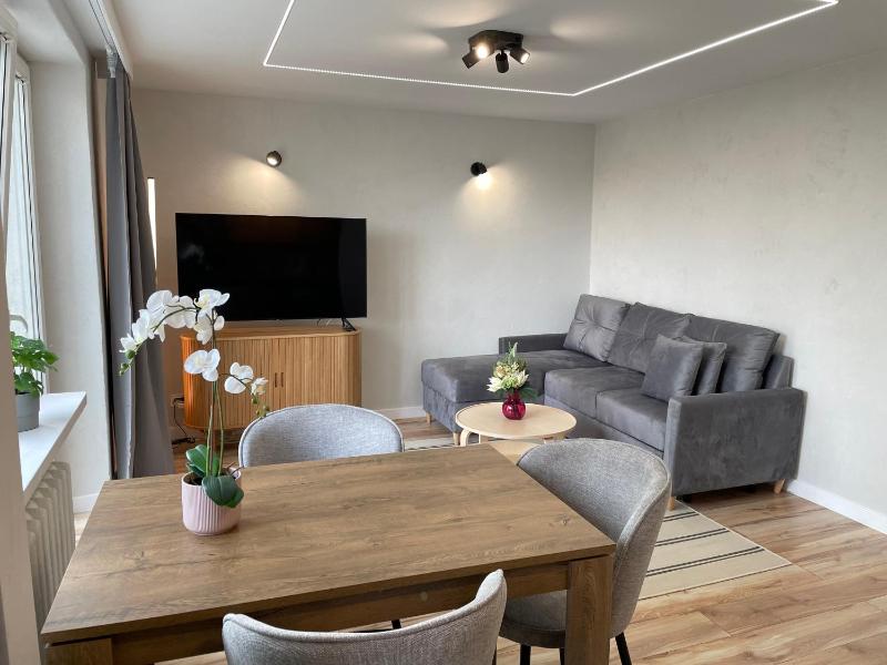 Emilii Plater 55 - Modern Full Apartment — отель с удобным расположением в Варшаве