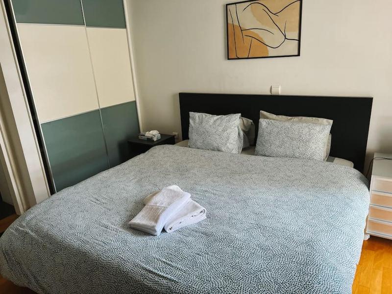 Glyfada Center Spacious Apartment — отель с удобным расположением в Афины