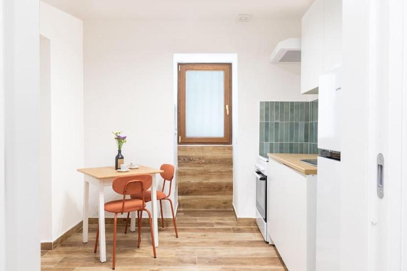 Casa puteca quartieri spagnoli — забронировать отель в Неаполе