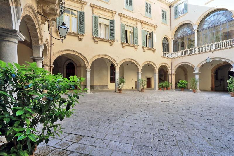Palazzo Mazzarino — отель в Палермо, Италия