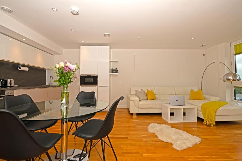 Kew Bridge Penthouse — отель с удобствами в Лондоне