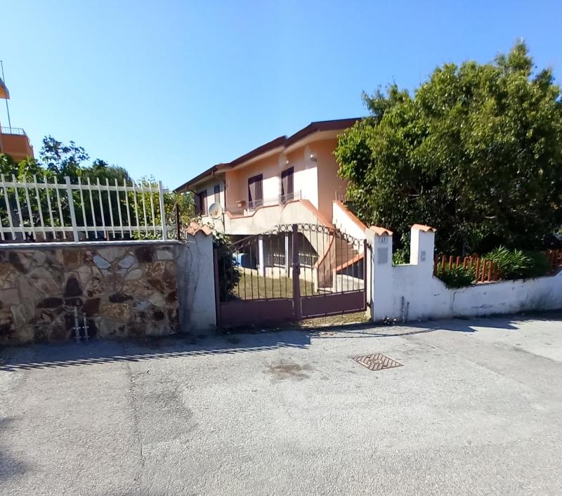 Casa Mare Vacanza a Siniscola - Villetta con Giardino
