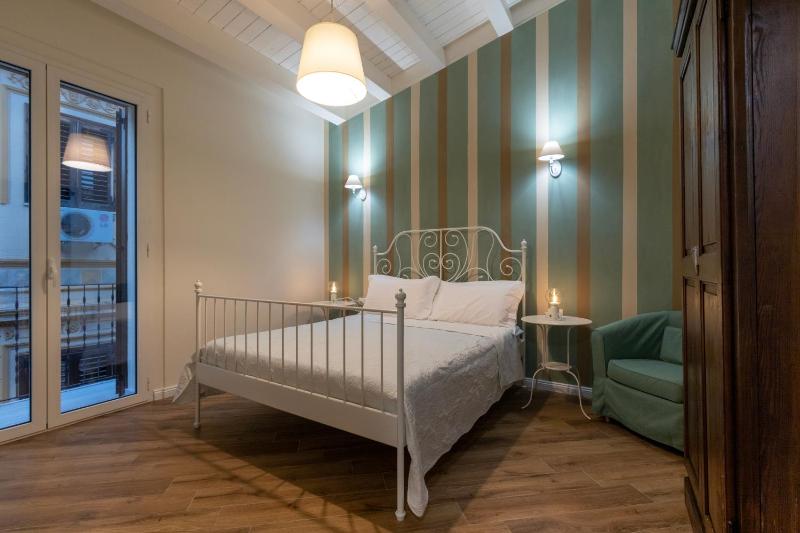 Cortile Del Greco Apartments — отель с удобствами в Палермо