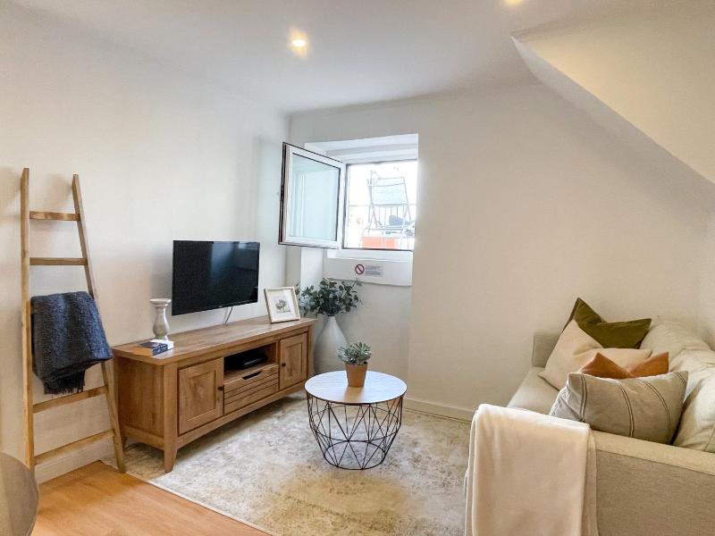 Stay in the heart of Alfama! Cozy 1 bedroom Apartment — отель в Лиссабоне, Португалия