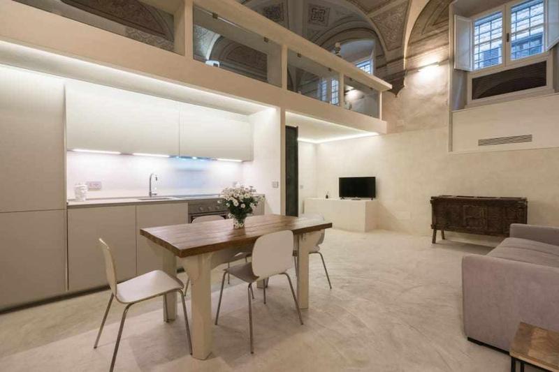 Cherubini Apartment With Frescoes — отель с удобствами в Флоренции