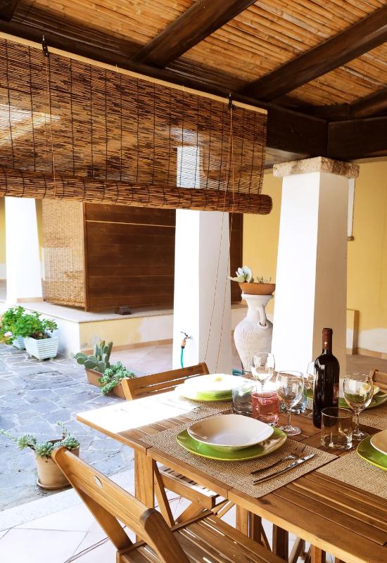 LantanaRossa a Tortolì - Ampio appartamento con giardino