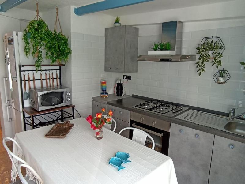 Surf House a Nora - Affascinante villa fronte mare a Pula