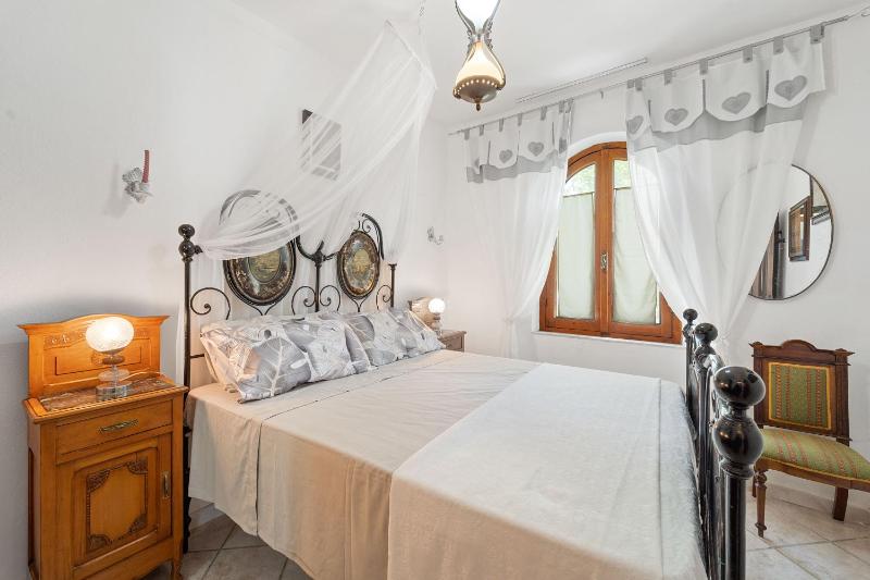 Casetta di Ginetta a Pula - Villa Panoramica Montagne