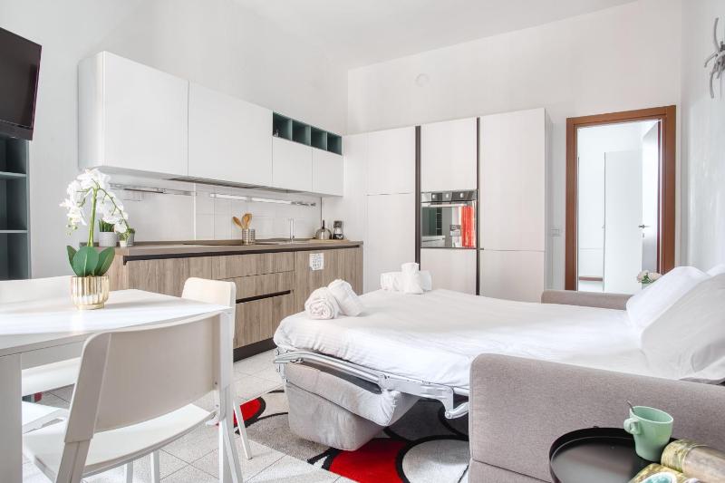 ALTIDO Bright 1-bed flat near Teatro Fontana — отель в Милане, Италия