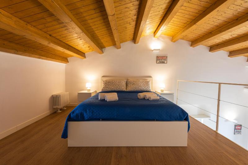 SHANTI HOLIDAY HOUSE — комфортный отель в Палермо