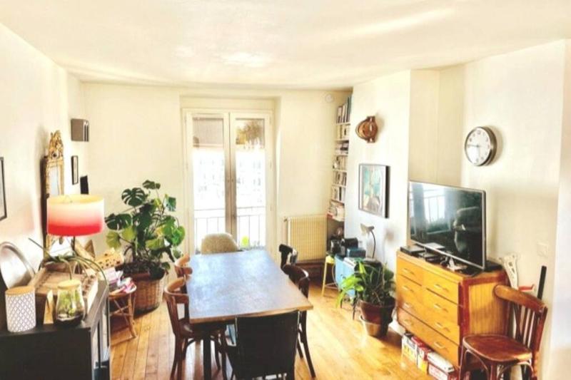 Nice and cozy flat in Montmartre ! — отель с удобствами в Париже