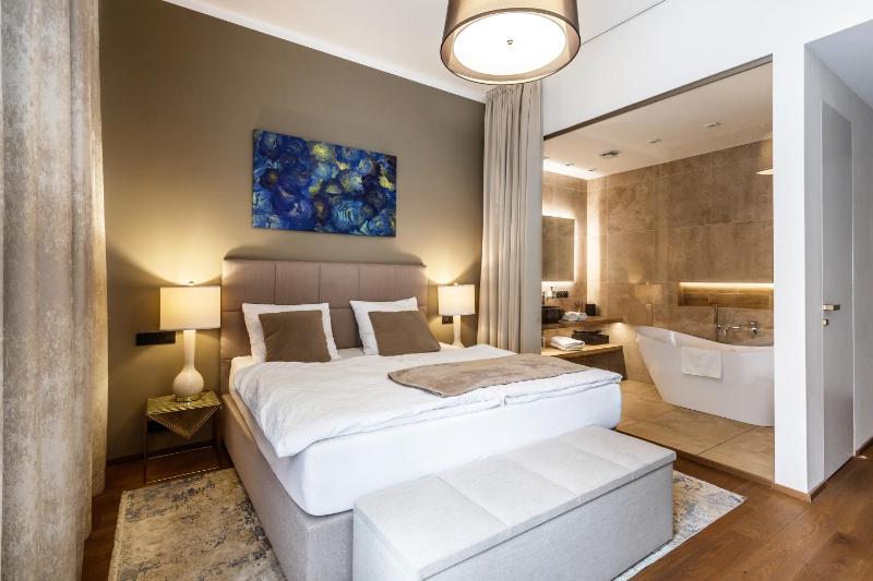 Luxury Prague Riverside Apartment — отель с удобствами в Праге
