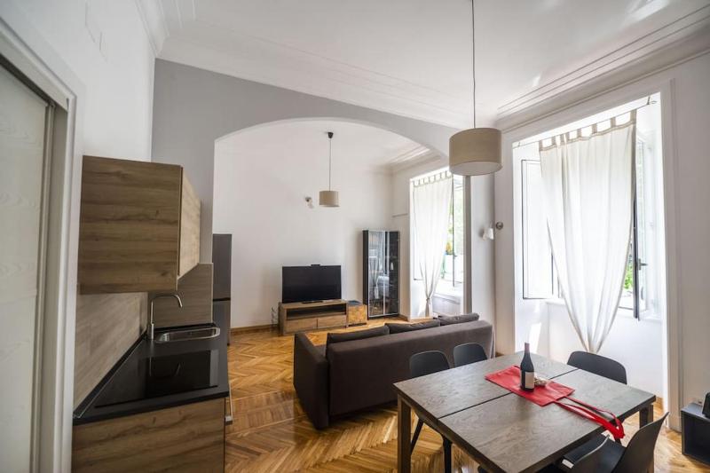 Lovely and new apartment near Termini Station — отель с удобным расположением в Риме