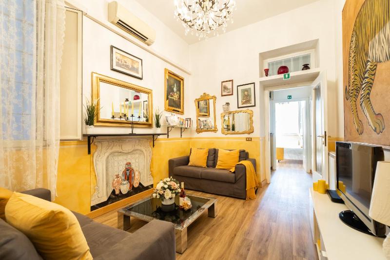 Cozy and Chic Suite near Campo de Fiori — отель с удобным расположением в Риме