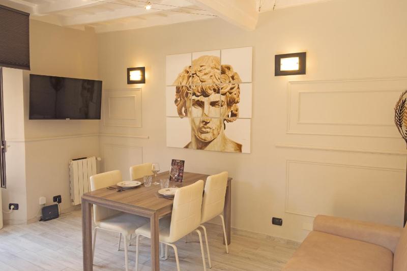 Casa indipendente a Trastevere — забронировать отель в Риме