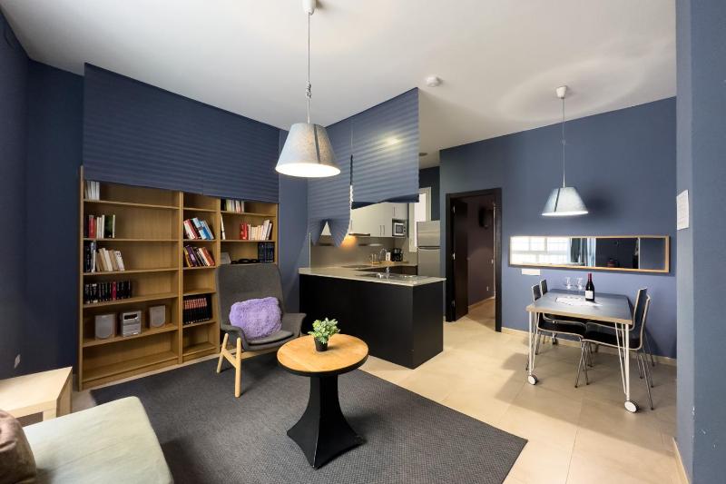 AinB Barcelona Sants Apartments — отель с удобным расположением в Барселоне