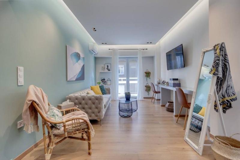 Deluxe Urban 2BR Apt by Nat. Archaelogical Museum — отель с удобным расположением в Афины