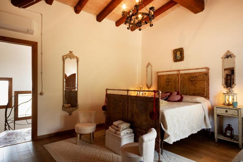 Antica Caresi ad Olbia - Incantevole B&B con giardino