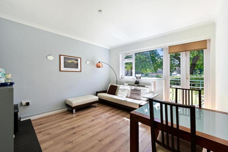 29 Smithwood close — комфортный отель в Лондоне