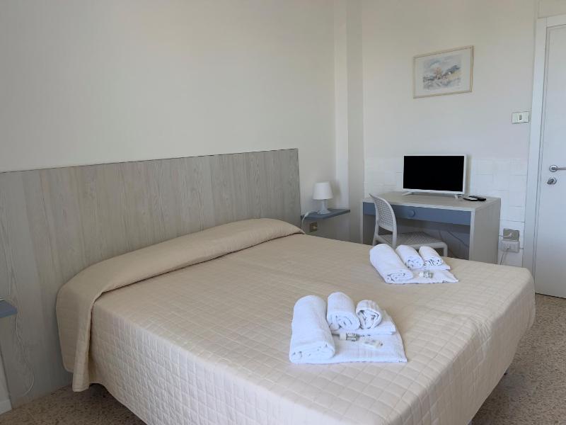 Domus Beach a Lu Bagnu - Paradisiaco hotel sulla spiaggia