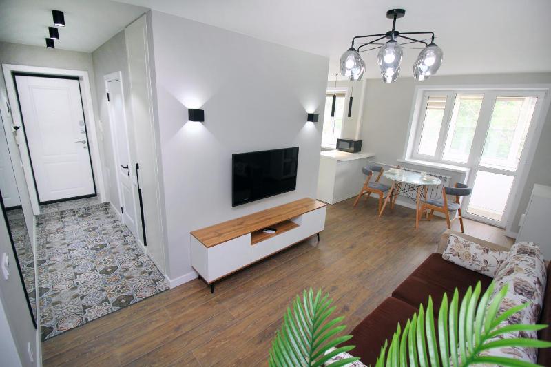 Цены на Novye velikolepnye apartamenty v centre, Zeltoksan 159 в Алматы