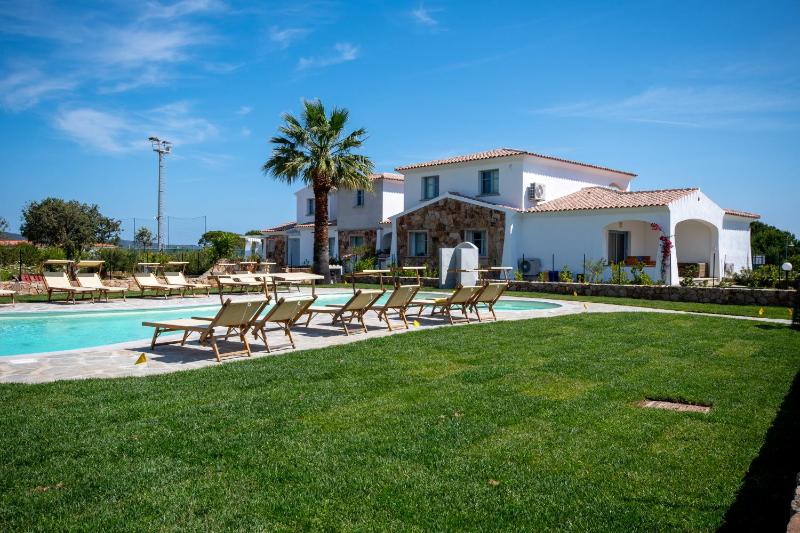 ENAJA a Budoni - Lussuoso retreat con piscina