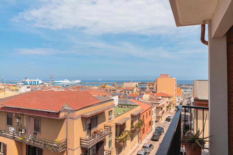 Almi a Porto Torres - Moderno appartamento familiare