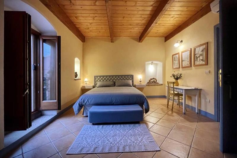 Eat Sleep and Wander a Bosa - Casa Storica Centrale