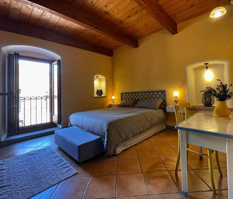 Eat Sleep and Wander a Bosa - Casa Storica Centrale