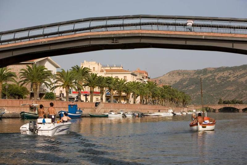 Eat Sleep and Wander a Bosa - Casa Storica Centrale
