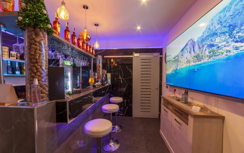 Monsuite Relais a Monserrato - Lussuosa Suite con Spa