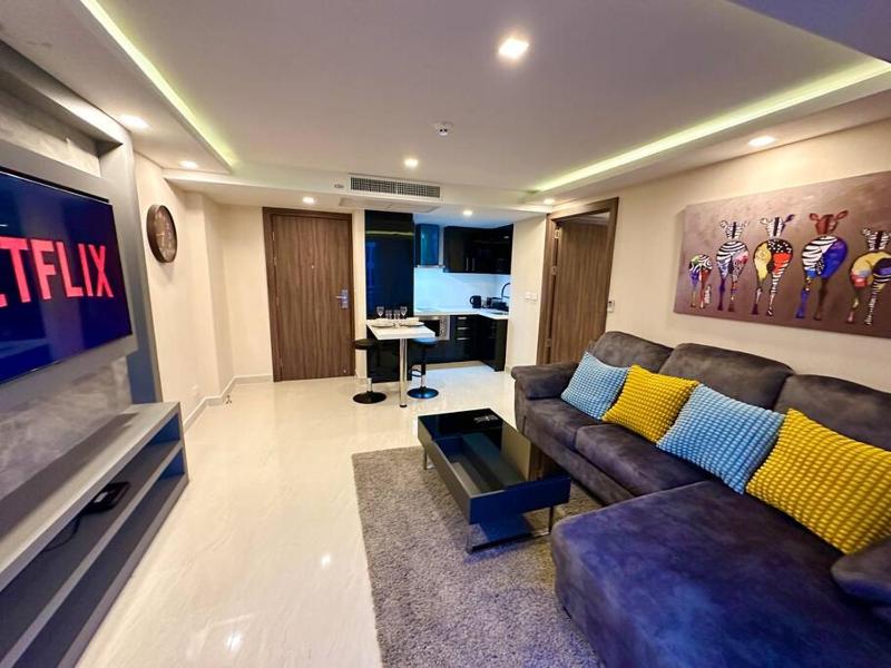 Large Luxury - Pattaya City Centre - Grand Avenue - 501 — отель с удобствами в Паттайе