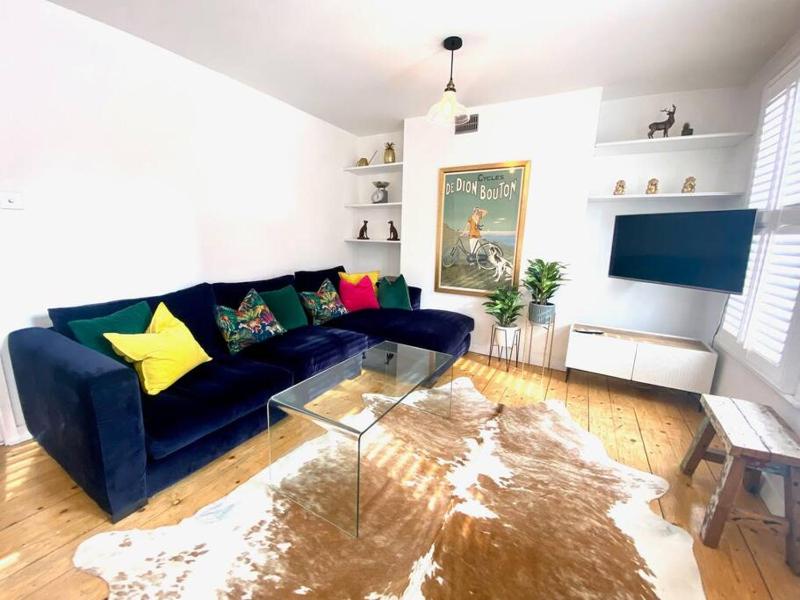Whole Home Private terrace 6min central london — отель с удобным расположением в Лондоне