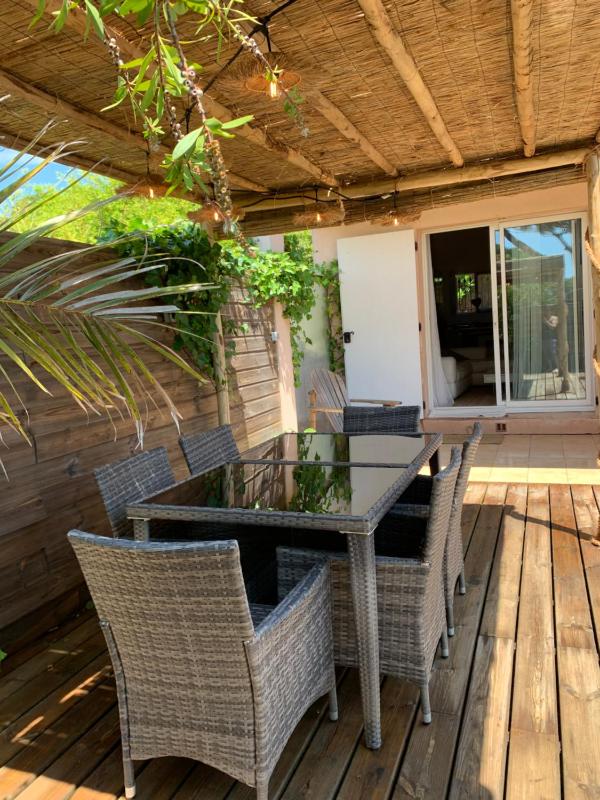 Maisonnette Antelissa a 3 minutes en voiture des plages et du centre ville — отель с удобствами в Сент-Тропезе