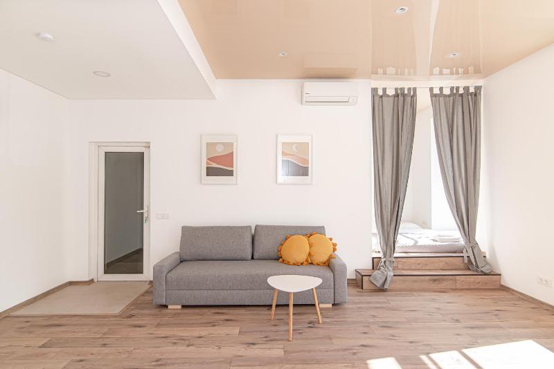 Sunny&spacious apartment near the Central station — комфортный отель в Вильнюсе