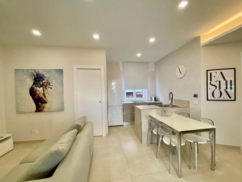 Le Suite con terrazzo Abitare Roma — отель с удобным расположением в Риме