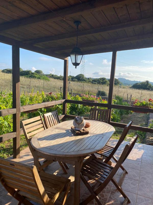 Casa Vittoria a Palau - Incantevole casa con giardino