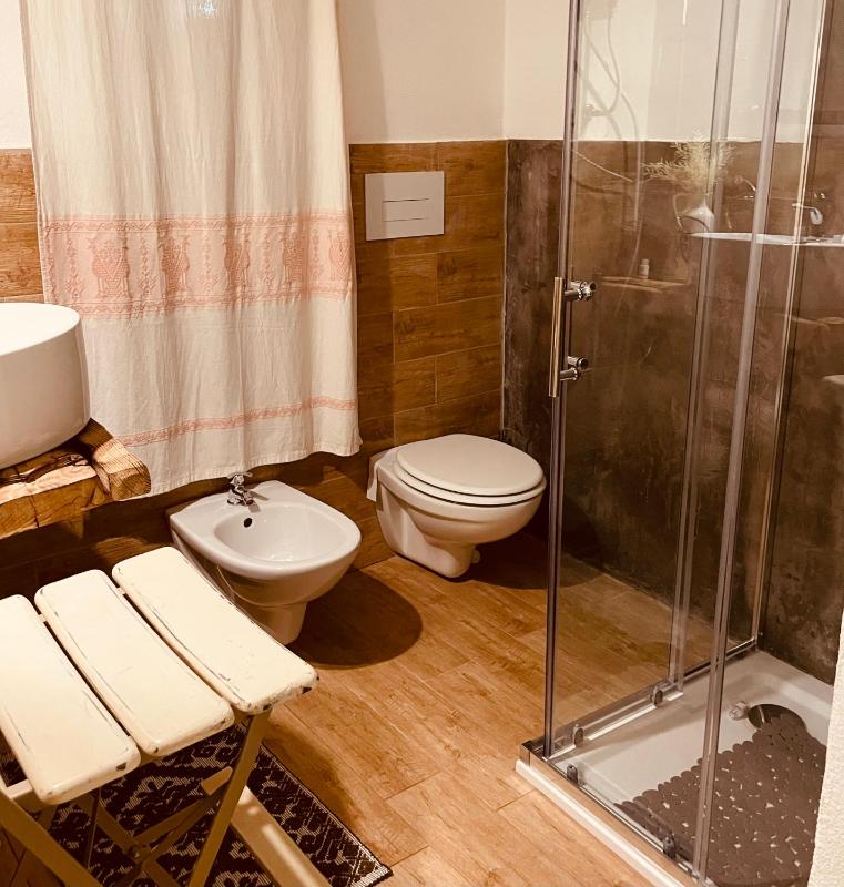 Tierra Guesthouse a Olbia - Accogliente con Balcone