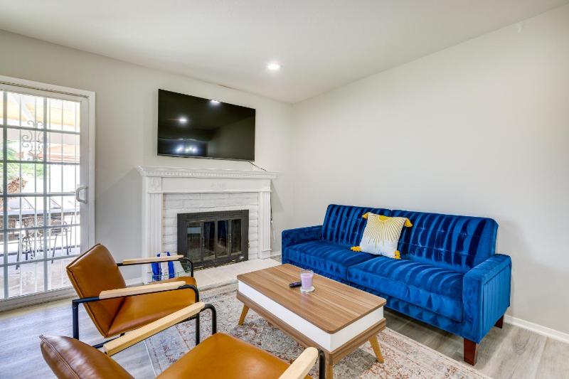 Las Vegas Vacation Rental with Pool and Patio! — отель в Лас Вегасе, Соединенные Штаты Америки